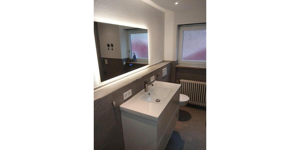 Modernisierte 3-Zi.-Wohnung mit großem Balkon, in FR- Opfingen 3 zimmer