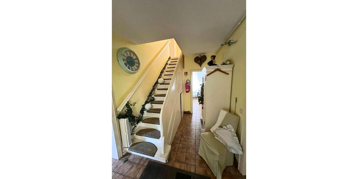 Einfamilienhaus Bad Pyrmont - 6 Zimmer, 240 m&sup2;, 1.500&euro; | Angebot:26193677