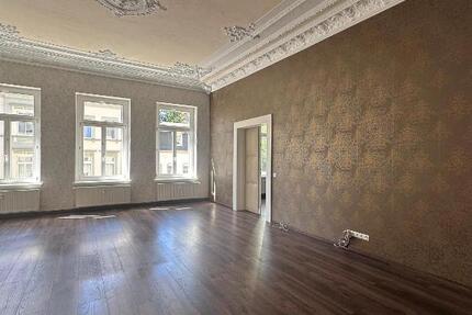 **Charmante 4-Raum-AltbauWohnung mit großer Terrasse in Meerane**