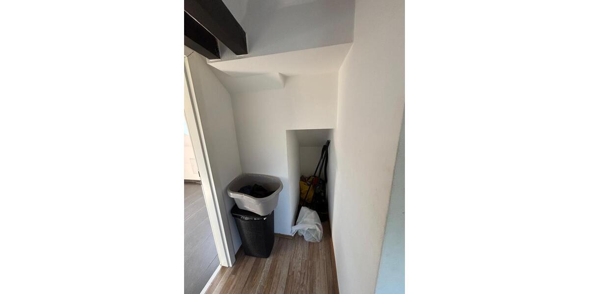 Dachgeschoßwohnung Neunkirchen - 3 Zimmer, 75 m&sup2;, 480&euro; | Angebot:26178323