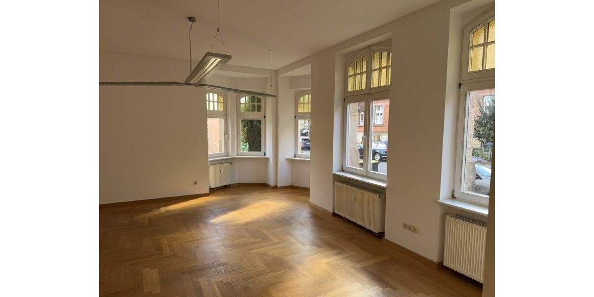 Gewerbeobjekt Gotha - 7 Zimmer, 135 m&sup2;, 1.100&euro; | Angebot:25727901