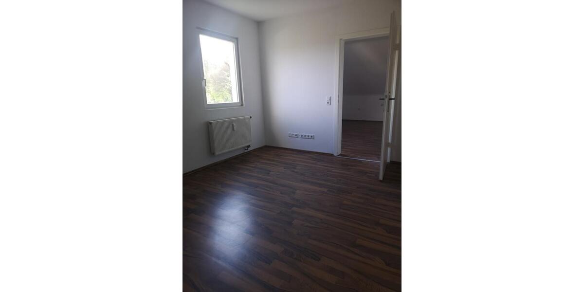 Etagenwohnung Wächtersbach - 4 Zimmer, 96 m&sup2;, 900&euro; | Angebot:24347291