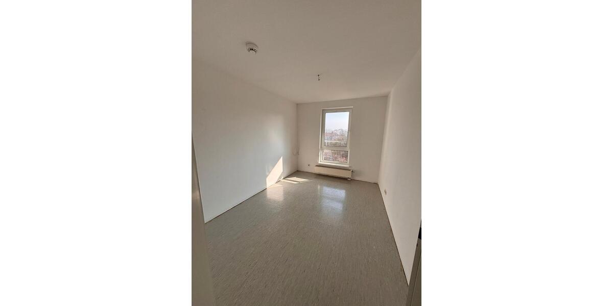Etagenwohnung Sondershausen - 3 Zimmer, 76 m&sup2;, 365&euro; | Angebot:26085938
