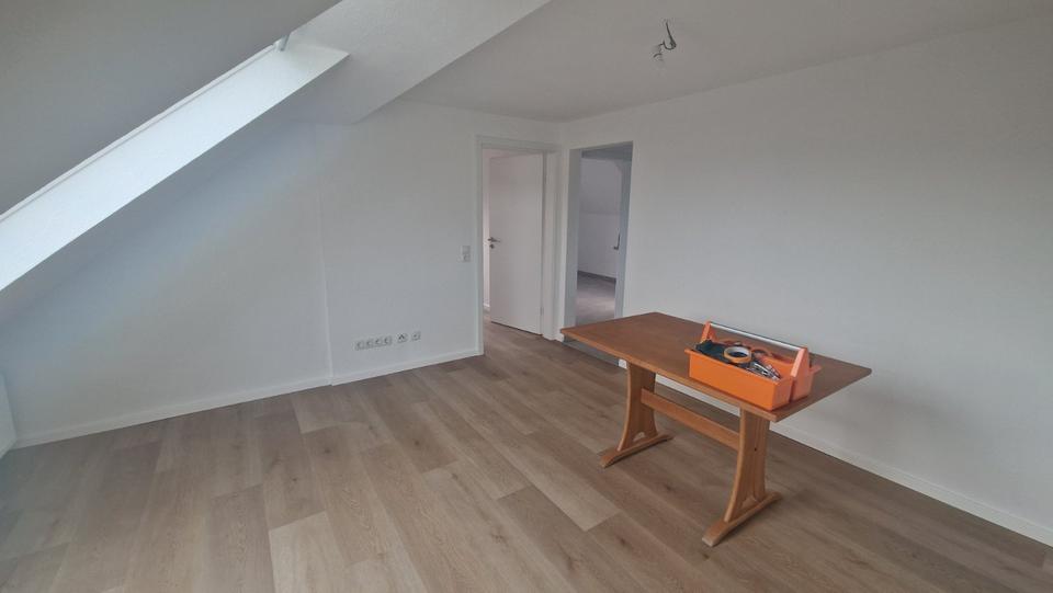 Dachgeschoßwohnung Eisenberg (Pfalz) - 2.5 Zimmer, 60 m&sup2;, 660&euro; | Angebot:25719160