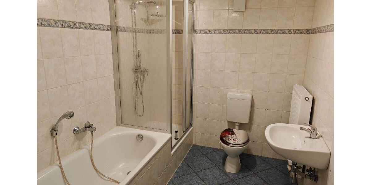 Etagenwohnung Eisleben (Lutherstadt) - 4 Zimmer, 66 m&sup2;, 390&euro; | Angebot:24866478