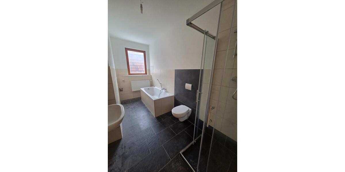 Etagenwohnung Meiningen - 4 Zimmer, 110 m&sup2;, 700&euro; | Angebot:24688107