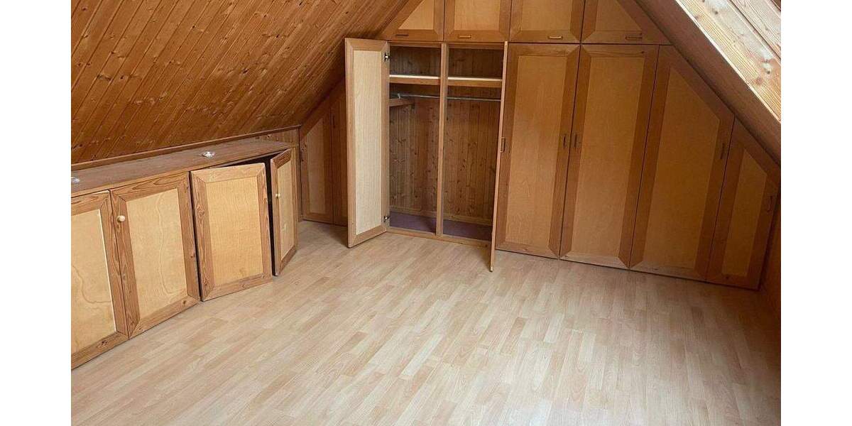 Etagenwohnung Nienburg Holtorf - 5 Zimmer, 142 m&sup2;, 1.190&euro; | Angebot:25820395