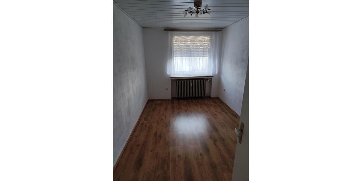 Erdgeschoßwohnung Kirchlengern - 3 Zimmer, 90 m&sup2;, 680&euro; | Angebot:24446443