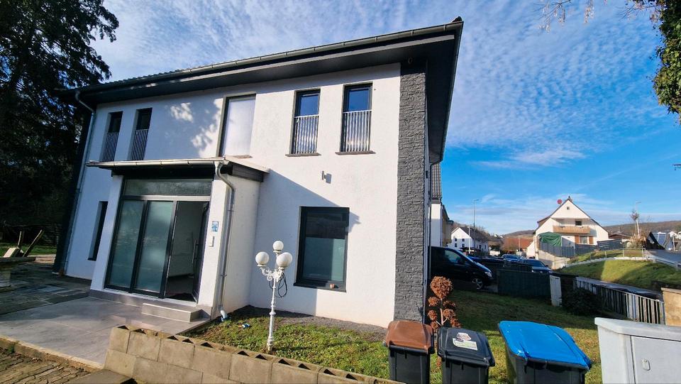 Einfamilienhaus Leidersbach - 5 Zimmer, 143 m&sup2;, 2.200&euro; | Angebot:24581063