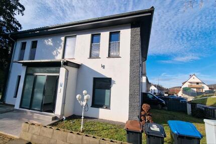 Haus Leidersbach - 5 Zimmer, 143 m&sup2;, 2.300&euro; | Angebot:24581063