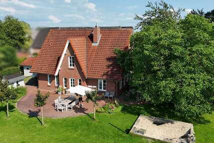 Haus zum Mieten in Hollern-Twielenfleth 3.000 € 210 m²
