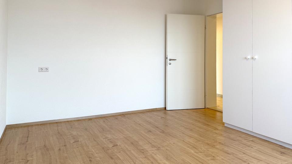 Einfamilienhaus Villingen-Schwenningen Schwenningen - 2.5 Zimmer, 87 m&sup2;, 1.200&euro; | Angebot:25993645