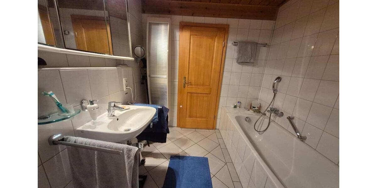 Dachgeschoßwohnung Bad Heilbrunn - 1 Zimmer, 91 m&sup2;, 1.280&euro; | Angebot:25099852