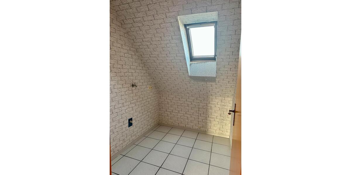 Etagenwohnung Uersfeld - 3 Zimmer, 85 m&sup2;, 950&euro; | Angebot:23764631