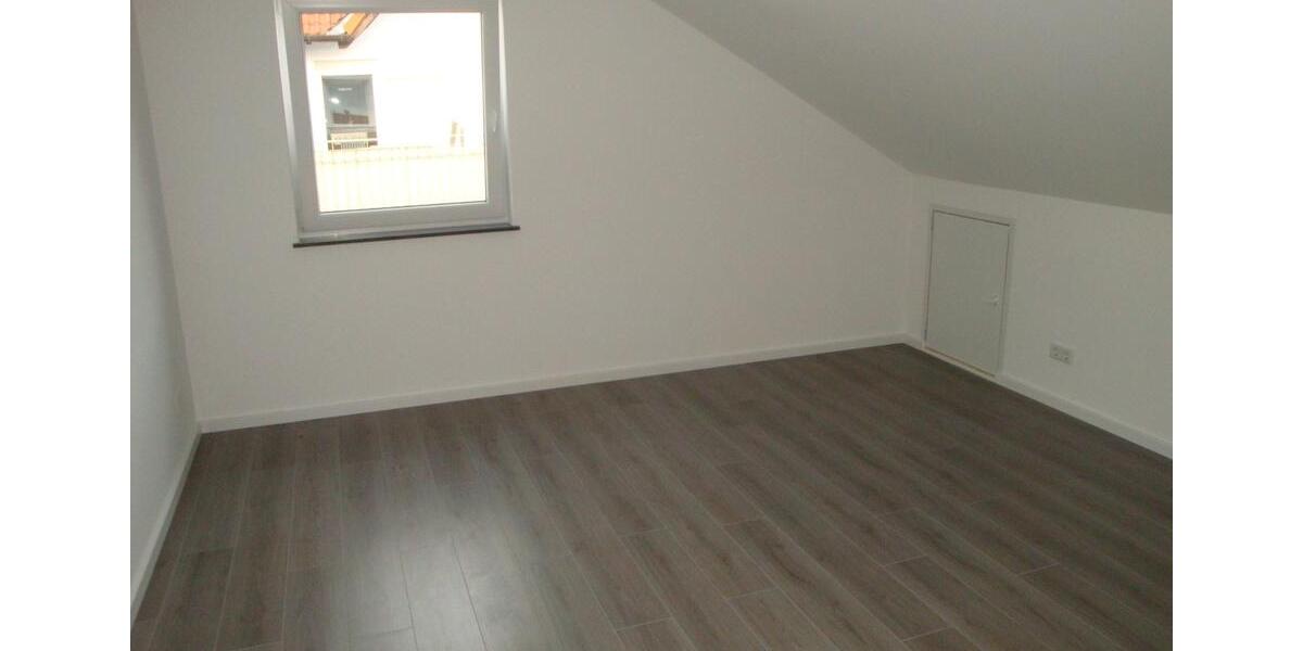 Schöne große Wohnung mit Panoramablick in Roßdorf zum Wohnen und 7 zimmer