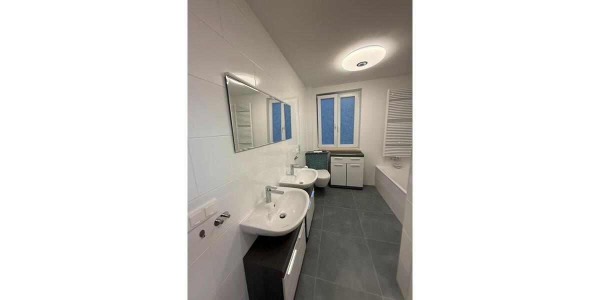 Einfamilienhaus Donnersdorf - 9 Zimmer, 186 m&sup2;, 1.390&euro; | Angebot:25948214