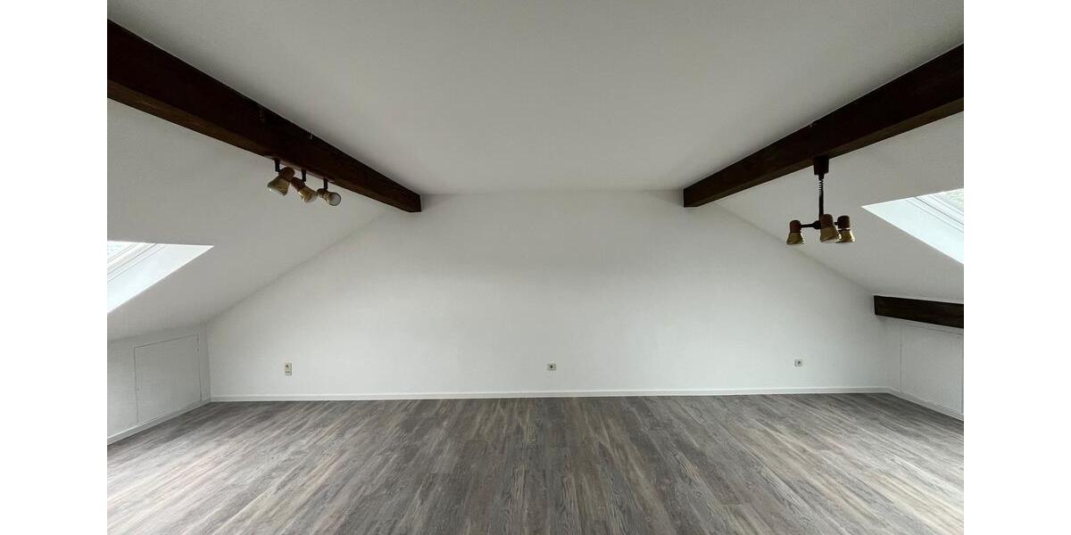 Dachgeschoßwohnung Neunkirchen Heinitz - 3 Zimmer, 80 m&sup2;, 680&euro; | Angebot:26481387