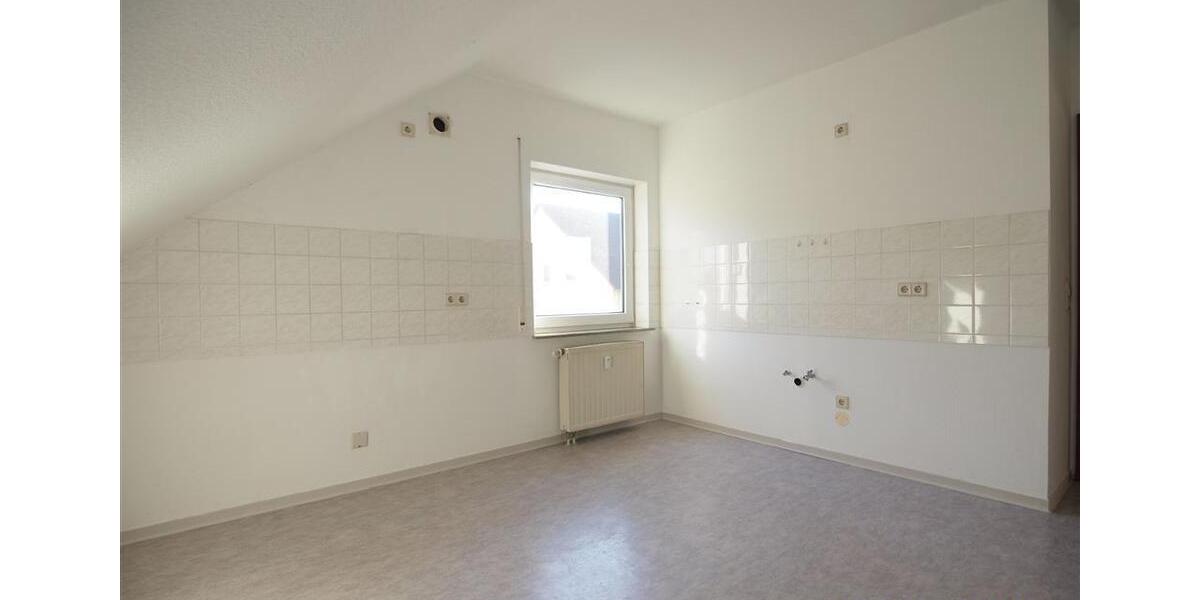 Dachgeschoßwohnung Hainichen - 3 Zimmer, 70 m&sup2;, 398&euro; | Angebot:24144480