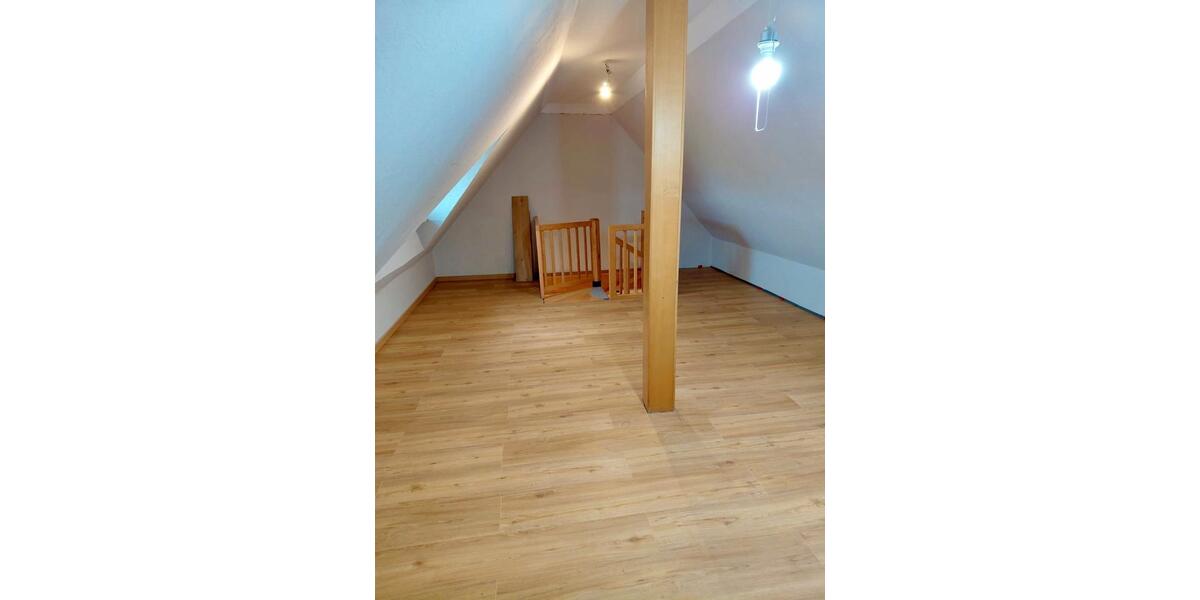 Dachgeschoßwohnung Pronsfeld - 3 Zimmer, 75 m&sup2;, 690&euro; | Angebot:26637089