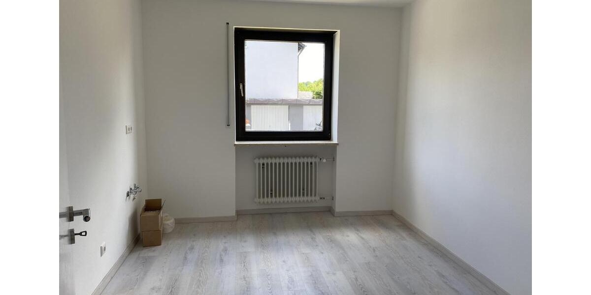 Einfamilienhaus Lappersdorf - 6.5 Zimmer, 160 m&sup2;, 1.850&euro; | Angebot:26648249
