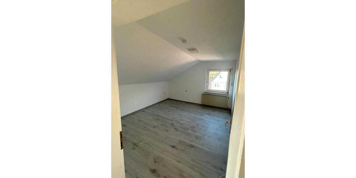Dachgeschoßwohnung Edertal - 3 Zimmer, 70 m&sup2;, 450&euro; | Angebot:26652252