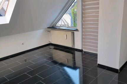 Dachgeschoss Wohnung ab Februar zu vermieten! 3 zimmer