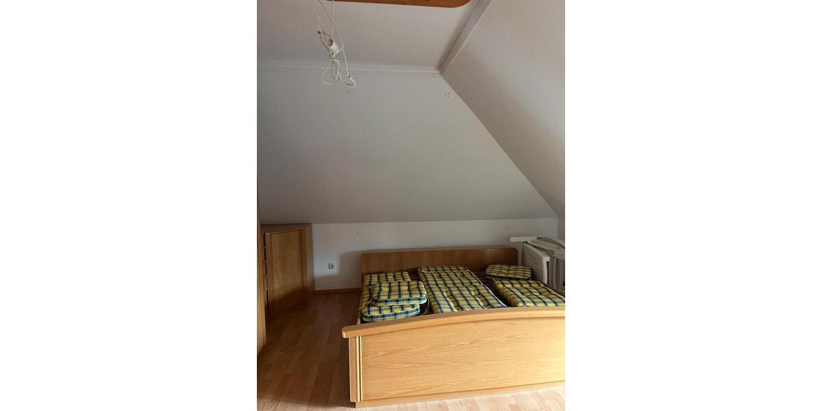 Dachgeschoßwohnung Lembruch - 5 Zimmer, 120 m&sup2;, 1.250&euro; | Angebot:26581880
