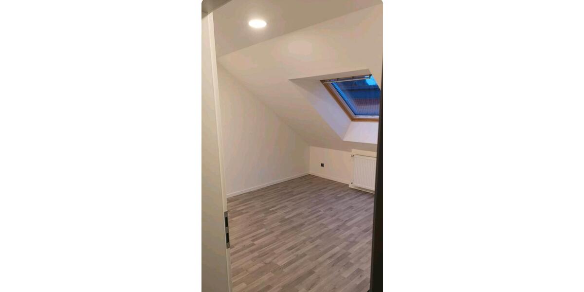 Dachgeschoßwohnung Bad Driburg - 4 Zimmer, 150 m&sup2;, 800&euro; | Angebot:25613690