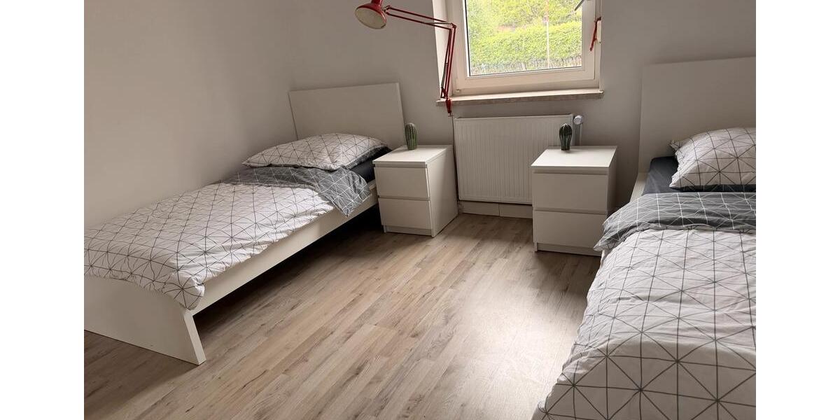 Wohnen auf Zeit Helmbrechts - 10 Zimmer, 110 m&sup2;, 25&euro; | Angebot:23554422
