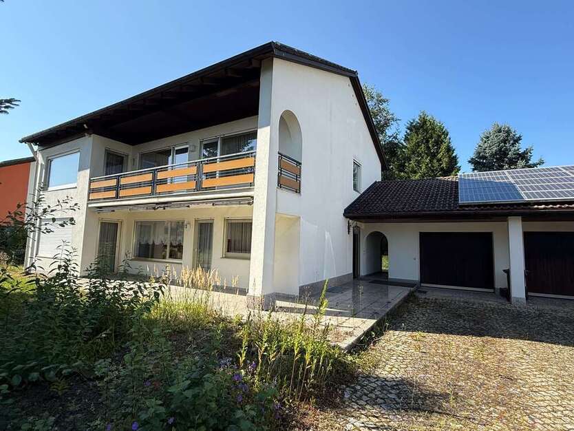 Haus zum Mieten in Surberg 1.999 € 200 m² 7 zimmer