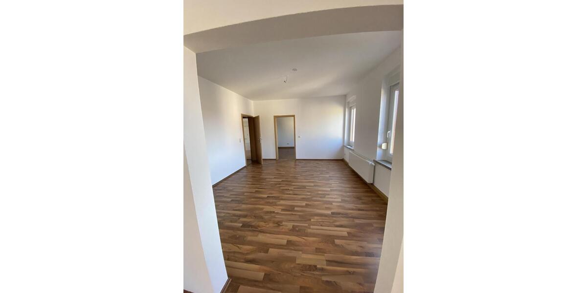 Etagenwohnung Altenburg - 4 Zimmer, 100 m&sup2;, 510&euro; | Angebot:25964643