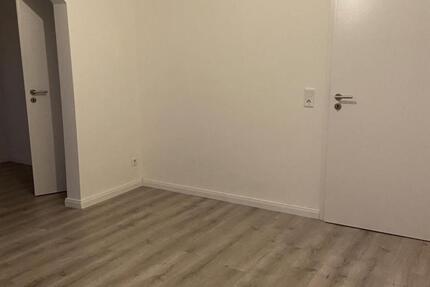 60qm Dachgeschosswohnung ab sofort frei 2 zimmer