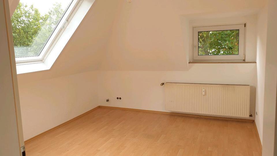 Dachgeschoßwohnung mit Einbauküche, Gütersloh, Stadtnähe