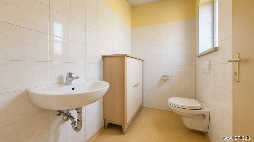 Gewerbeobjekt Moorenweis Römertshofen - 3 Zimmer, 95 m&sup2;, 1.500&euro; | Angebot:26742025