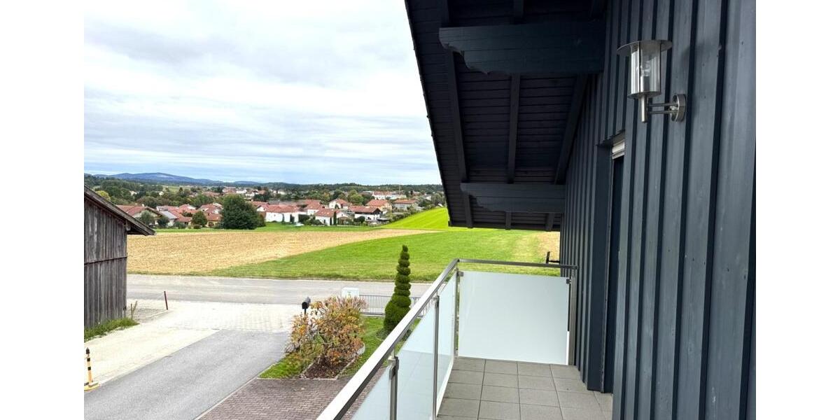 Dachgeschoßwohnung Deggendorf - 4 Zimmer, 92 m&sup2;, 672&euro; | Angebot:25171626