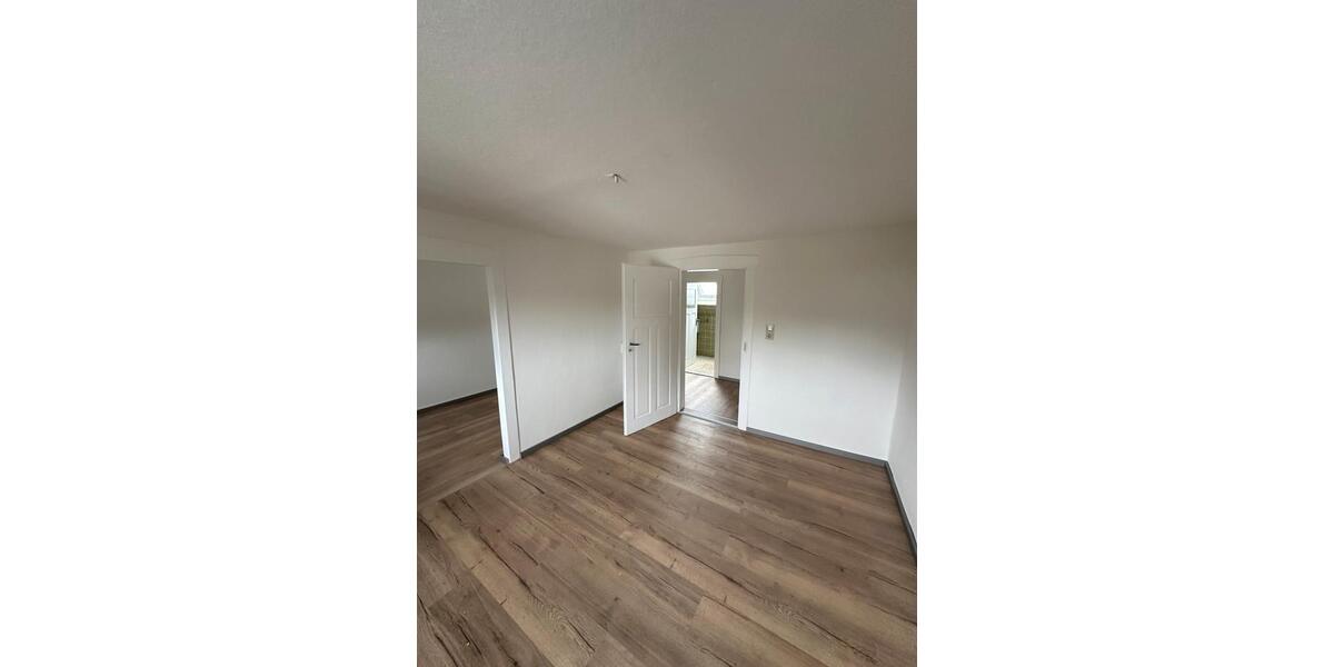 Dachgeschoßwohnung Konradsreuth - 2 Zimmer, 40 m&sup2;, 200&euro; | Angebot:26505244