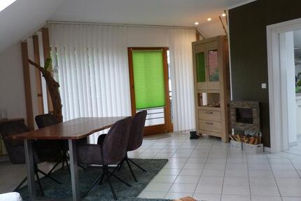 Schöne helle 2 Zimmerwohnung mit Balkon mit eigenem Eingang 2 zimmer