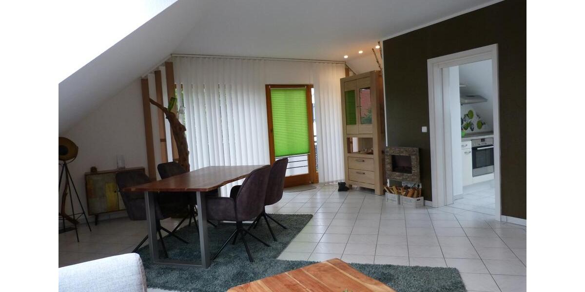 Schöne helle 2 Zimmerwohnung mit Balkon mit eigenem Eingang 2 zimmer