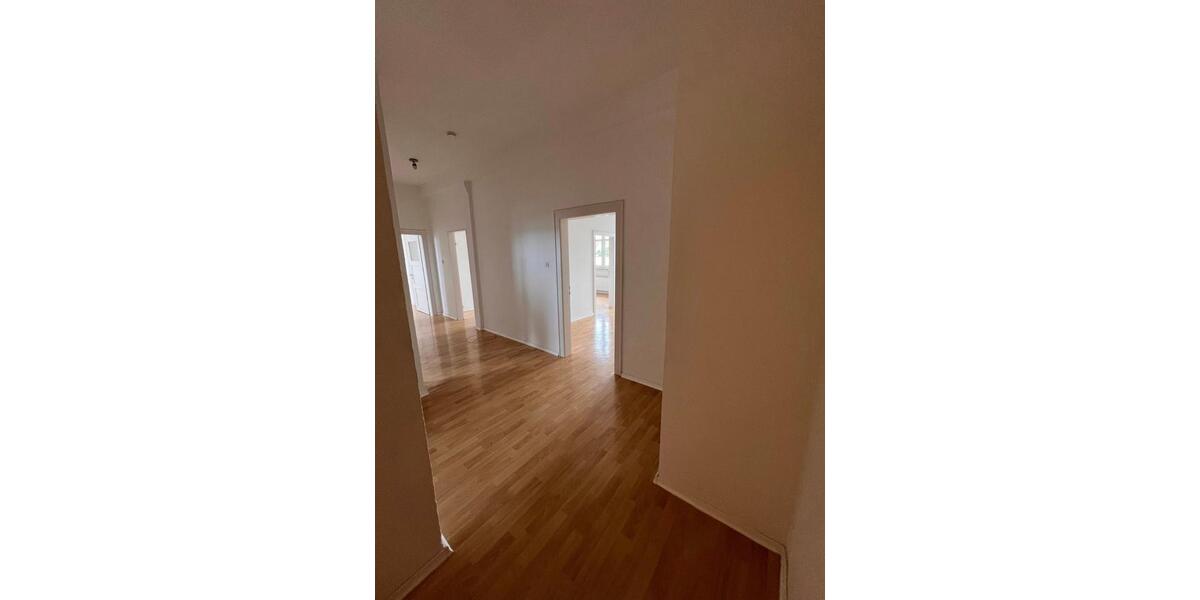 Nur für Studenten !! 3er WG oder Pärchen WG mit ca. 100 m² ind St. Georgen zu vergeben 4 zimmer