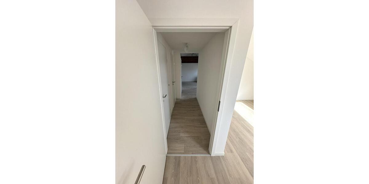 Dachgeschoßwohnung Apolda - 3 Zimmer, 78 m&sup2;, 695&euro; | Angebot:26476622
