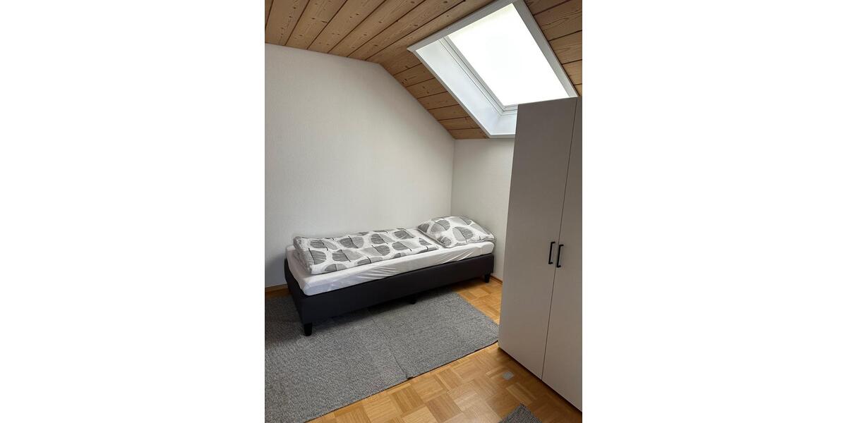 Erdgeschoßwohnung Dettingen an der Erms - 4 Zimmer, 80 m&sup2;, 2.200&euro; | Angebot:24590426