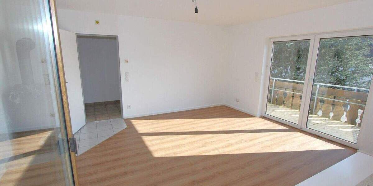 Etagenwohnung Gilching Geisenbrunn - 2 Zimmer, 83 m&sup2;, 1.470&euro; | Angebot:25908917