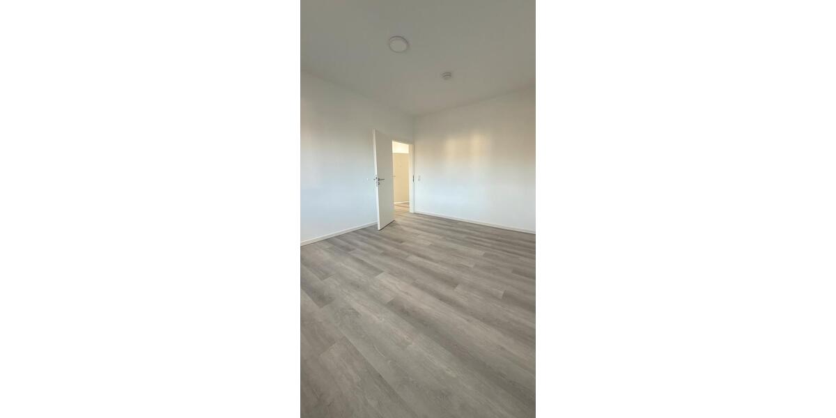 Erdgeschoßwohnung Sömmerda - 2 Zimmer, 65 m&sup2;, 699&euro; | Angebot:26255748