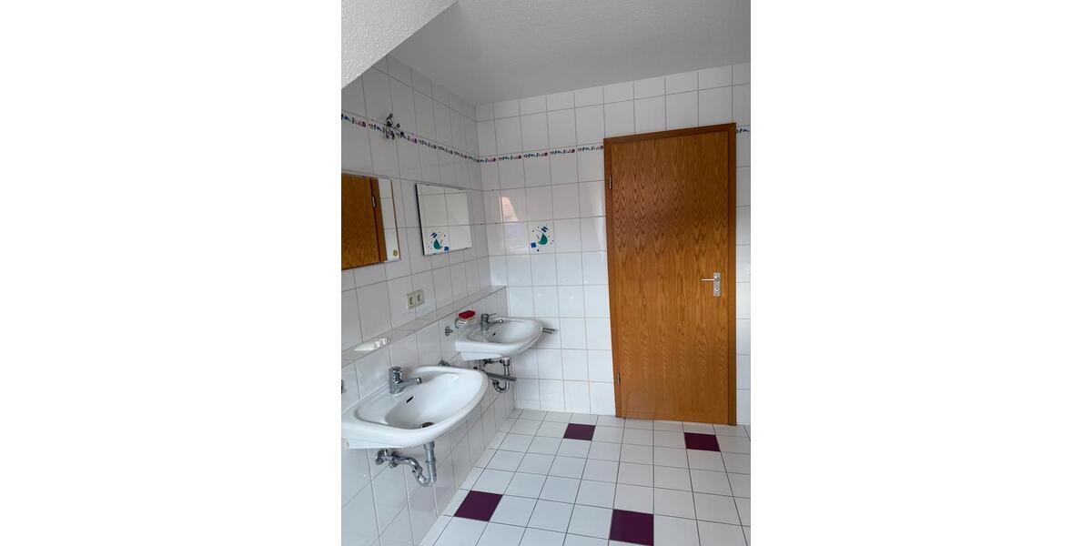 Dachgeschoßwohnung Feuchtwangen - 3 Zimmer, 82 m&sup2;, 700&euro; | Angebot:26047291