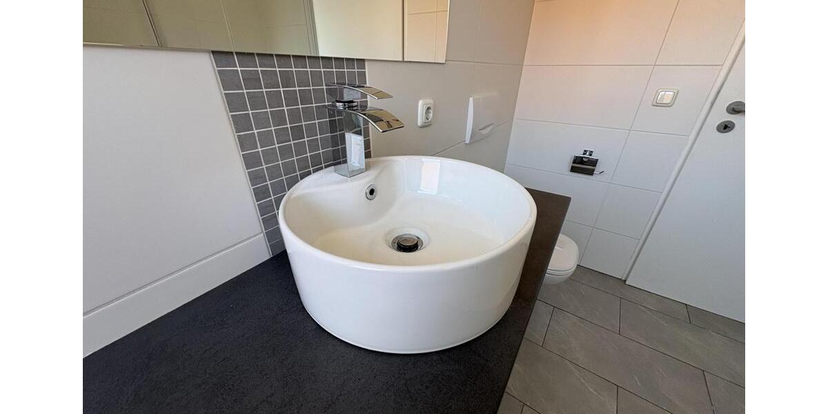 Dachgeschoßwohnung Zwickau - 2 Zimmer, 65 m&sup2;, 430&euro; | Angebot:26338051