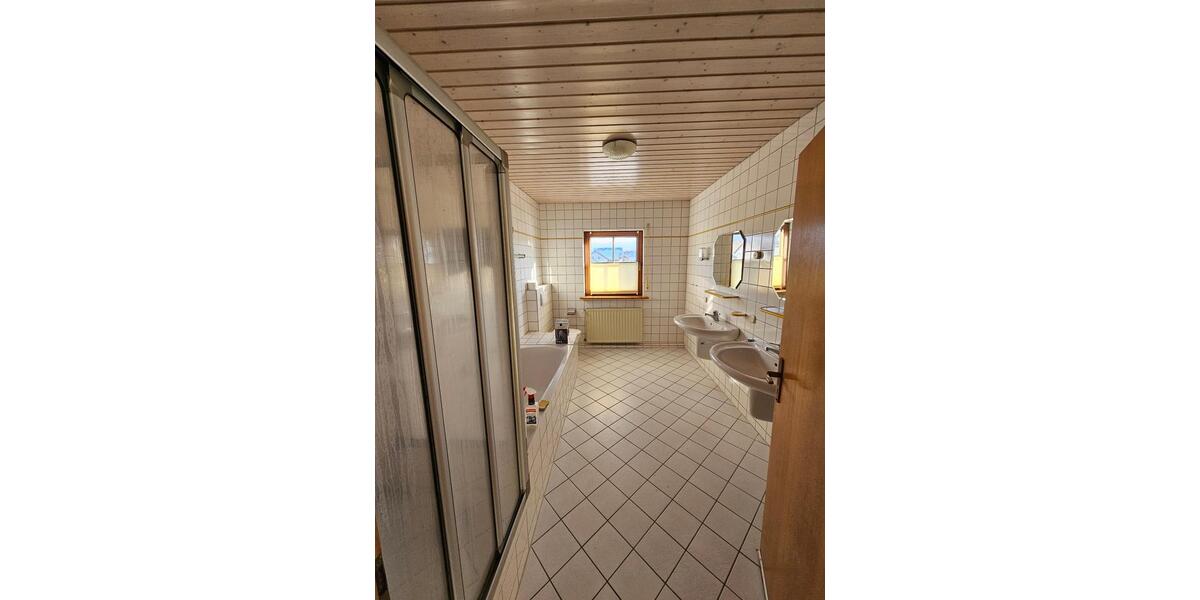 Dachgeschoßwohnung Kalbach - 5 Zimmer, 86 m&sup2;, 640&euro; | Angebot:24662798