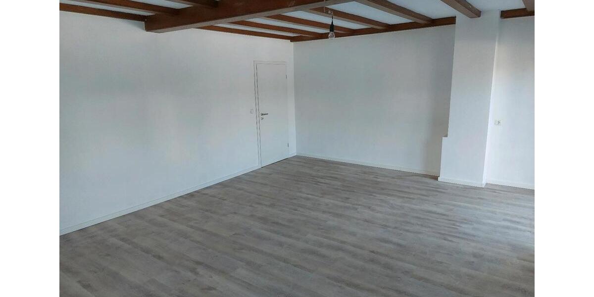 Etagenwohnung Angelburg - 4 Zimmer, 100 m&sup2;, 750&euro; | Angebot:26537434