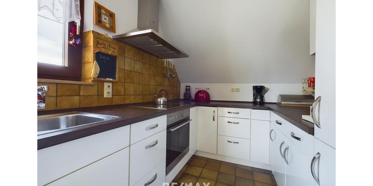 Dachgeschoßwohnung Weinstadt - 3 Zimmer, 80 m&sup2;, 810&euro; | Angebot:26574380