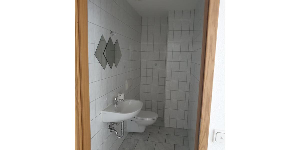 Erdgeschoßwohnung Gunzenhausen - 4 Zimmer, 120 m&sup2;, 800&euro; | Angebot:25048073