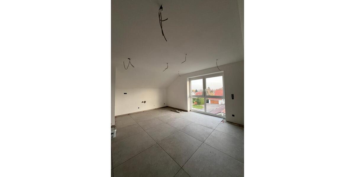 Ich biete eine Kernsanierte 3-Zimmerwohnung an zimmer